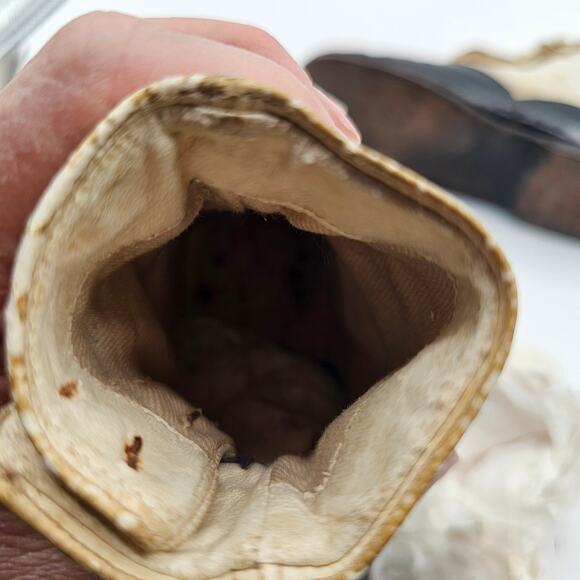 Vintage Victorian Child's High-Top Shoes 1890s Button-Up Leather - Picture 6 of 8